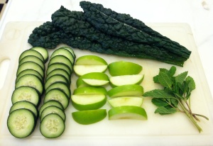 Ingredients for Kale Cucumber Apple Mint Juice